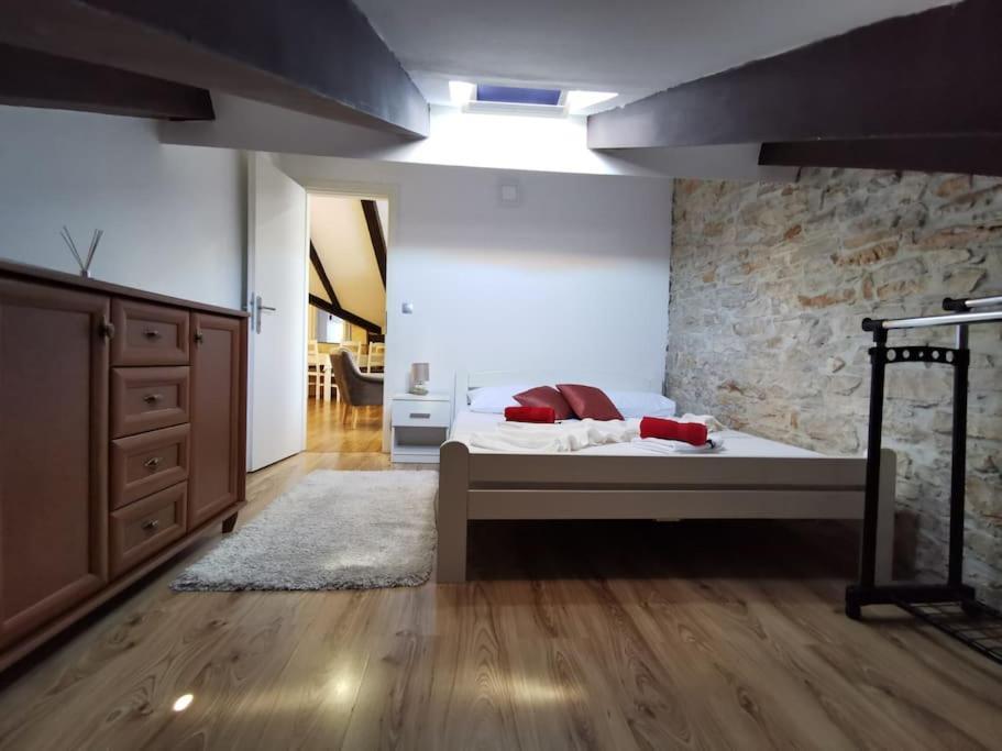 Loft Apartment Pula Extérieur photo