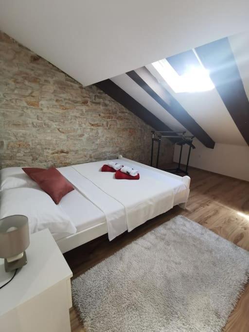Loft Apartment Pula Extérieur photo