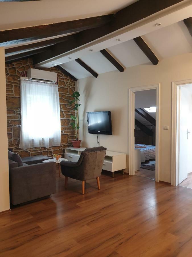 Loft Apartment Pula Extérieur photo